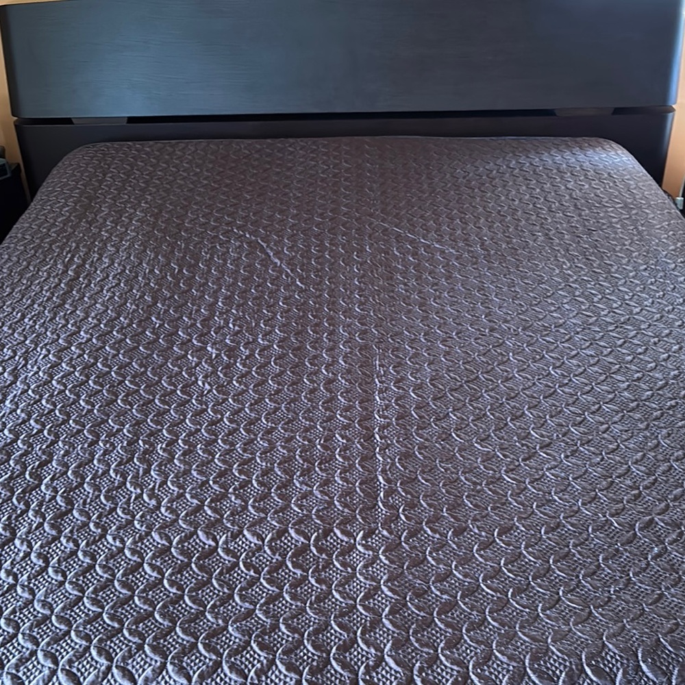 Elegant Brown Quilted Bedspread